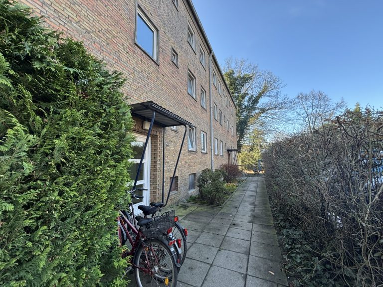 036bb4a5 2b51 4dbc 9a02 c4b326ba2c3f Hauseingang