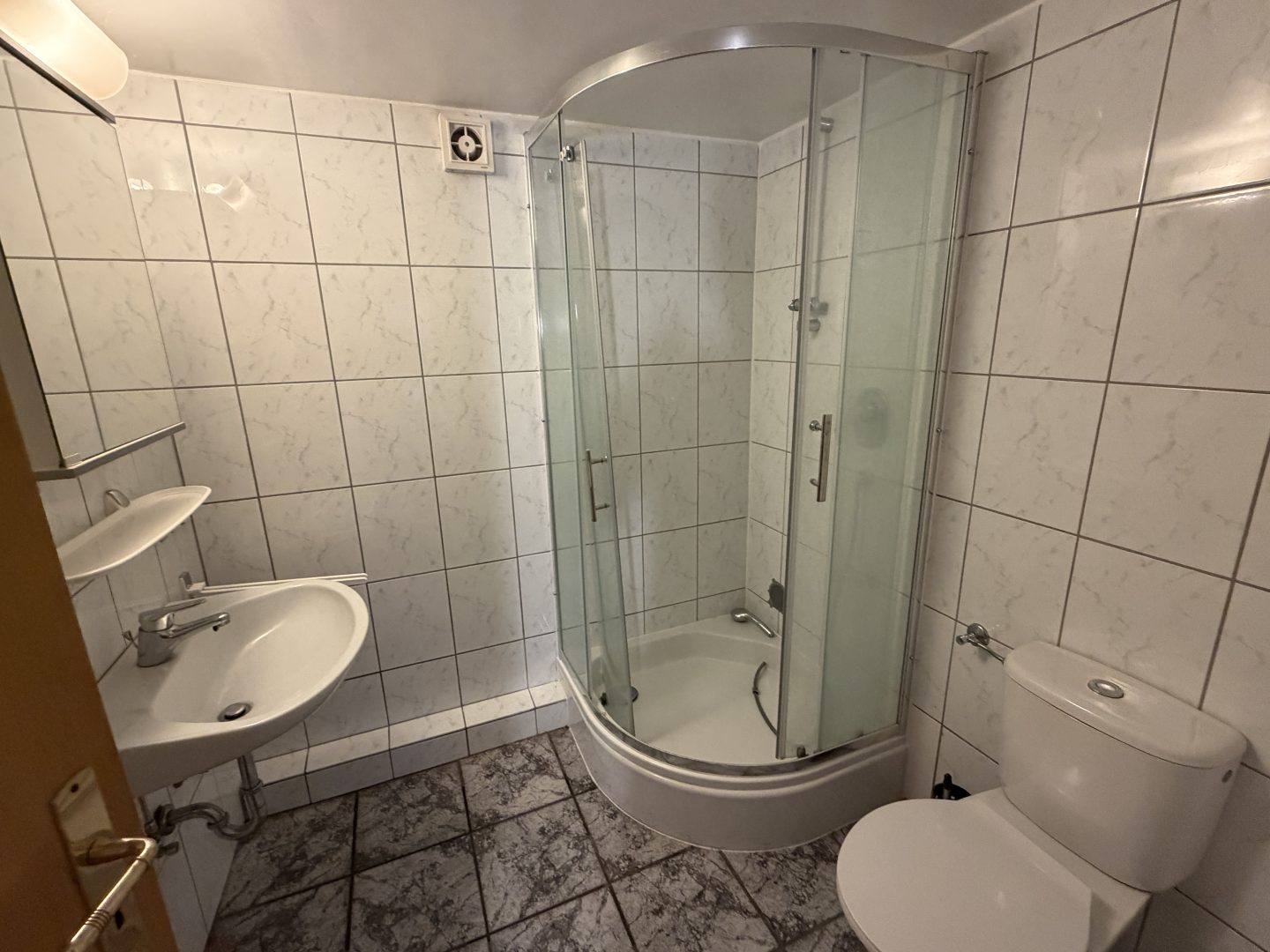 Duschbad KG